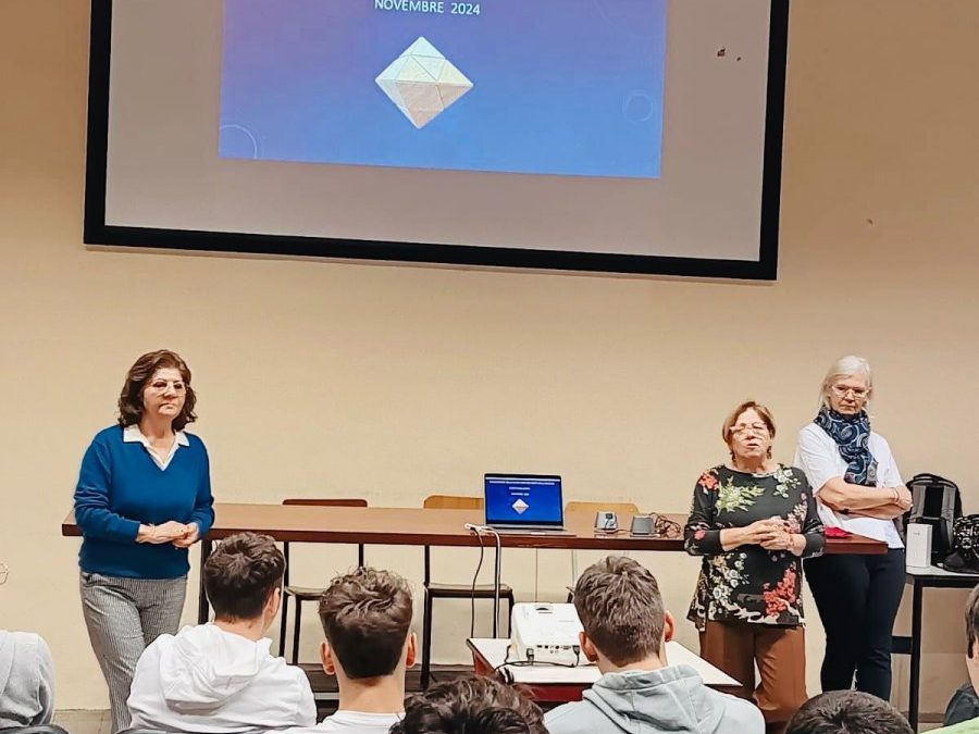 Presentazione al Liceo Pascal di Chieri della Nuova Carta dei Diritti della bambina.